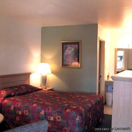 Kelseyville Motel Room photo