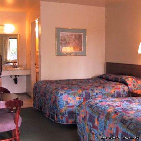 Kelseyville Motel Room photo