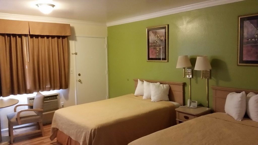 Kelseyville Motel Room photo