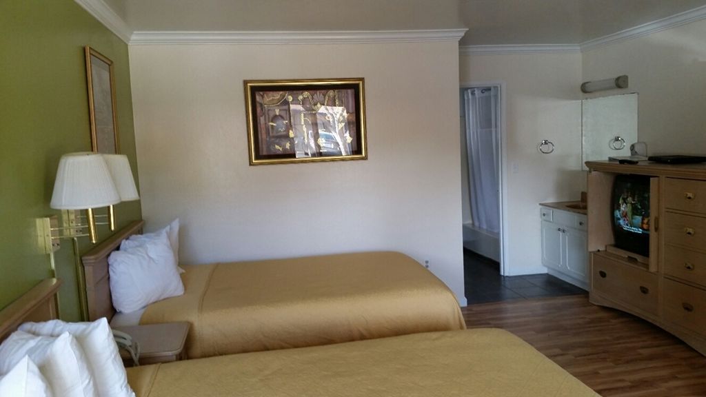 Kelseyville Motel Room photo